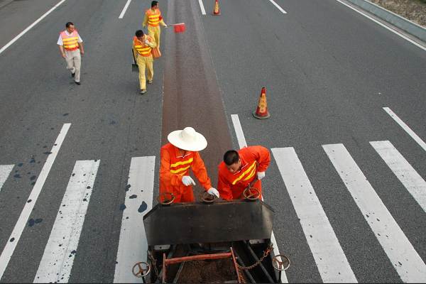 Emulsified asphalt construction methods_2
